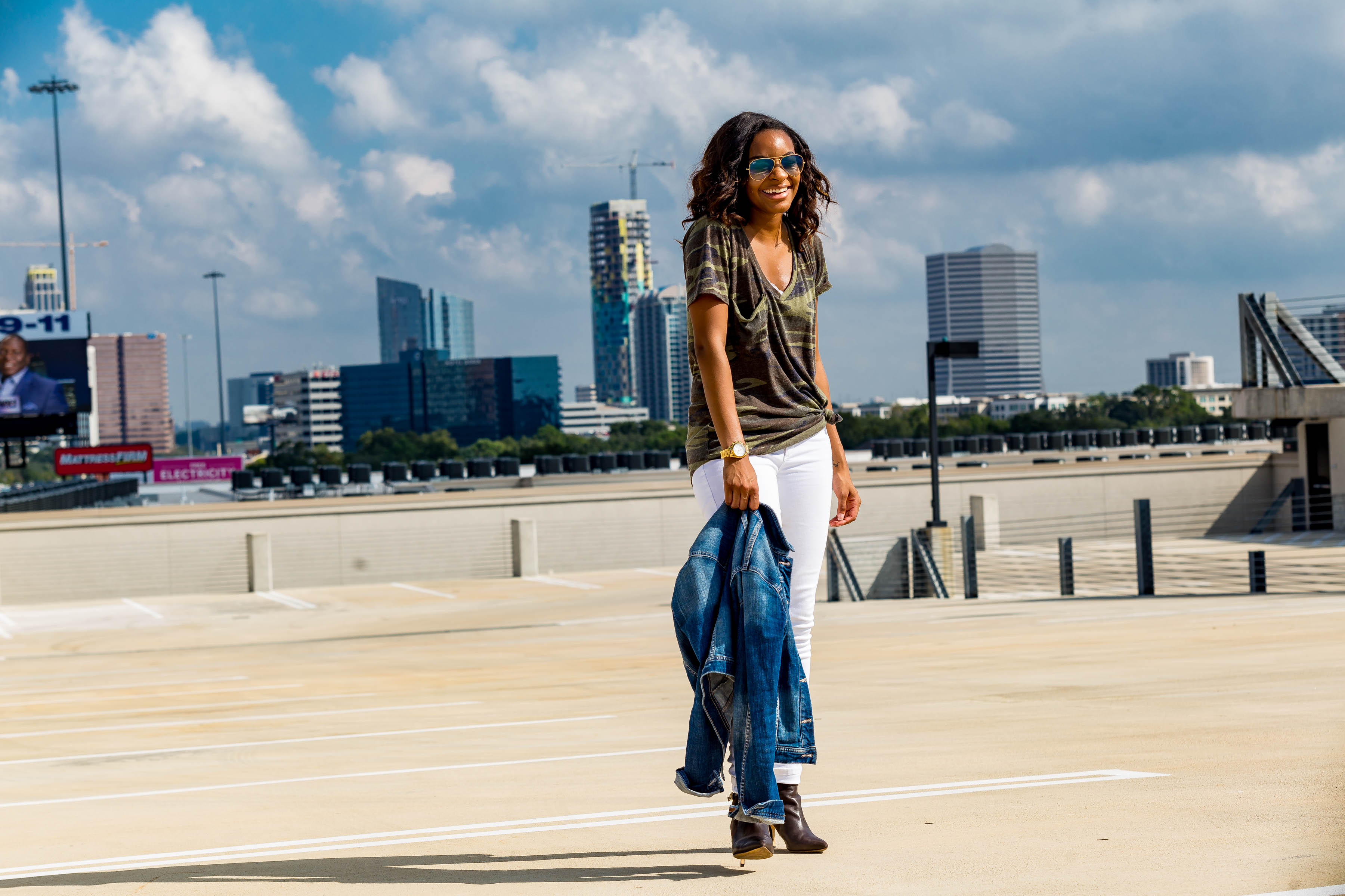 white pants outfit idea